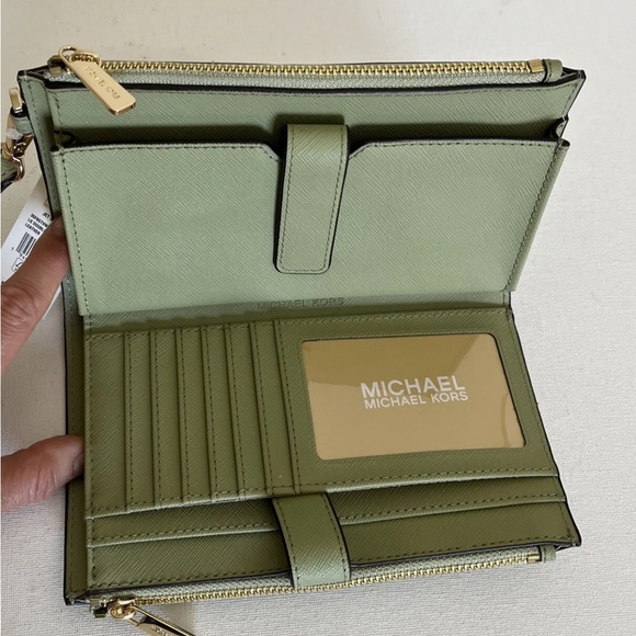 New Michael Kors Jet Set Travel Double Zip Wallet Saffiano Leather Light… - Picture 4 of 6